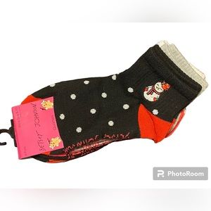 NWT•Betsey Johnson Women’s Christmas theme 6pair pk quarter socks